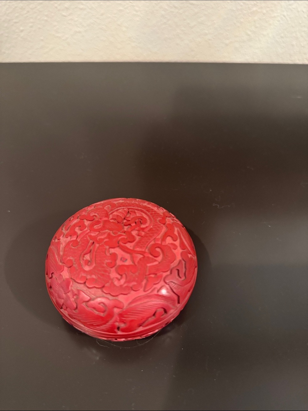 Vintage Beijing carved lacquer small ring box